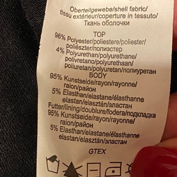 Venus black open shoulder top - Picture 10 of 11